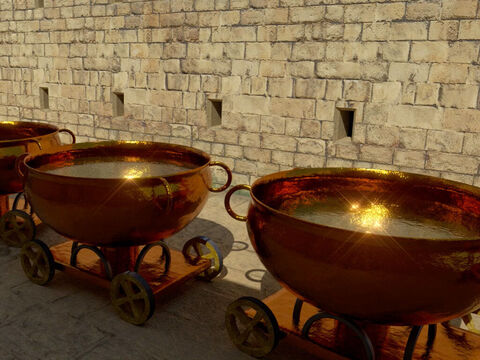 Había 10 vasijas de bronce en el patio interior, 5 del lado sur y 5 del lado norte del templo. Se usaban para lavar los sacrificios. – Número de diapositiva 7