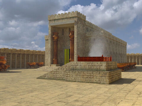 El objeto más prominente del patio del Templo era el altar para quemar las ofrendas o altar de bronce. Medía 20 codos (10 metros, 30 pies) cuadrados con escalones para acceder a él. – Número de diapositiva 11