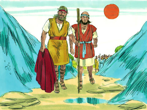 Elías tomó su manto, lo enrolló y golpeó el agua con él. El agua se dividió a derecha e izquierda, y los dos cruzaron sobre tierra seca. Los cincuenta profetas se pusieron de pie y los vieron cruzar el río. – Número de diapositiva 8