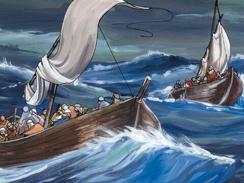 Jesús subió a la barca, y sus discípulos lo acompañaron. En esto se desató sobre el lago una tormenta tan fuerte... – Número de diapositiva 2