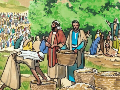 Tenían también unos cuantos pescaditos; Jesús pronunció sobre ellos la bendición, y también mandó repartirlos. – Número de diapositiva 8