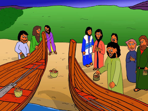 Los discípulos habían reunido doce cestas llenas de comida y estaban muy contentos. Nadie se había reído de ellos. Todos amaban a Jesús. Entonces los discípulos subieron a sus barcas de pesca para navegar hasta la otra orilla del lago de Galilea. – Número de diapositiva 31