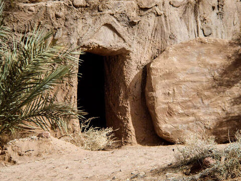 Después de que Jesús fue crucificado, resucitó de entre los muertos. – Número de diapositiva 2