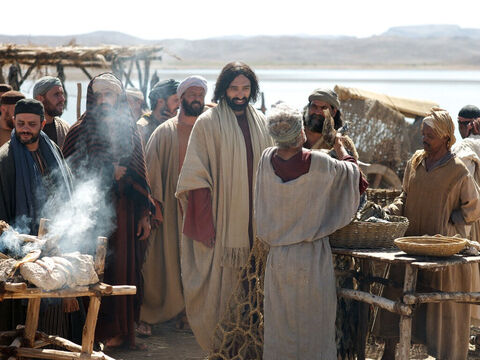 Jesús salió de Nazaret y se fue a vivir a Capernaúm, a orillas del mar de Galilea. – Número de diapositiva 1