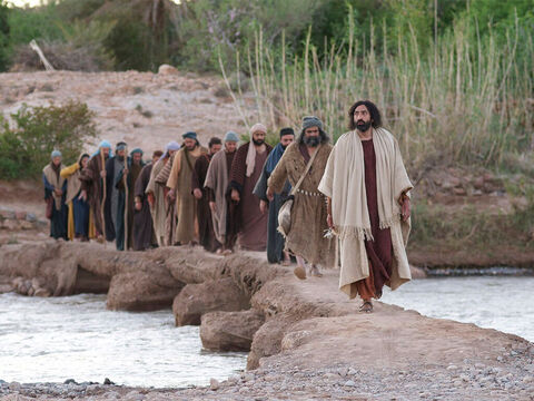 Jesús y sus discípulos salieron de Galilea y viajaron hacia el norte... – Número de diapositiva 1