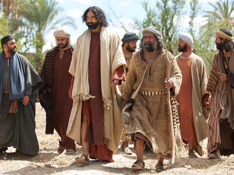 Entonces ordenó a los discípulos que a nadie dijeran que Él era el Cristo. – Número de diapositiva 10