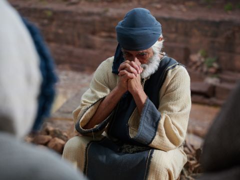 Entonces el Señor dijo a Abraham: “¿Por qué Sara se rió y dijo: «¿Realmente tendré un hijo ahora que soy vieja?» ¿Hay algo demasiado difícil para el Señor? Volveré a vosotros el año que viene a la hora señalada y Sara tendrá un hijo”. – Número de diapositiva 10