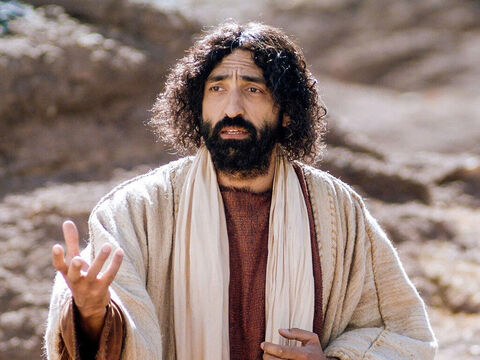Jesús respondió: "Sí, Elías ciertamente viene, el Hijo del Hombre tiene que sufrir y ser rechazado. Pero yo os digo que Elías ya ha venido”. Los discípulos entendieron con esto que se refería a Juan el Bautista. – Número de diapositiva 13