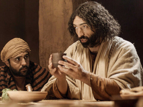 Jesús tomó la copa y dio gracias. “Tomad esto y repartidlo entre vosotros – Número de diapositiva 5