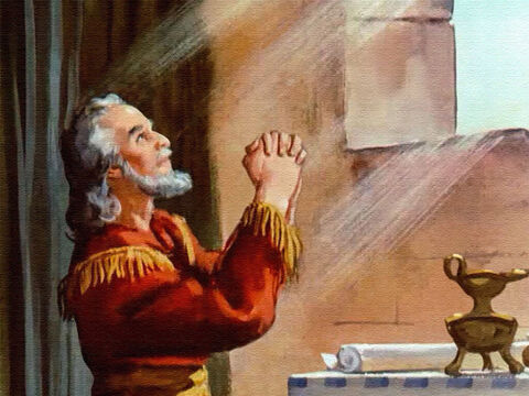 Así que Daniel continuó orando ante su ventana abierta tal como lo había hecho antes. – Número de diapositiva 20