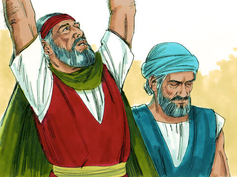 Moisés, junto a Aarón y otro líder llamado Jur, subieron a la colina para pedir la ayuda de Dios en la batalla. – Número de diapositiva 4